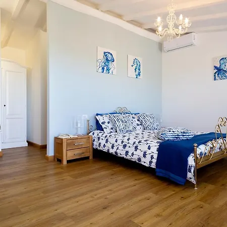 Anastasia Bed & Breakfast 4*
