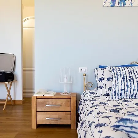 Anastasia Bed & Breakfast 4*