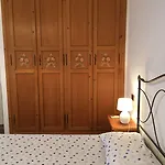 Anastasia לינה וארוחת בוקר 4*
