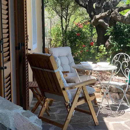 Anastasia Bed & Breakfast 2*